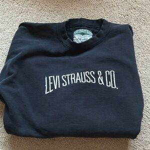 Vintage Levi’s black crew neck.